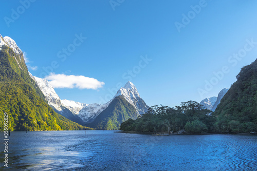 Obraz na płótnie Panoramic View at Milford Sound, South Island, New Zealand; Morning Time Scenery w salonie