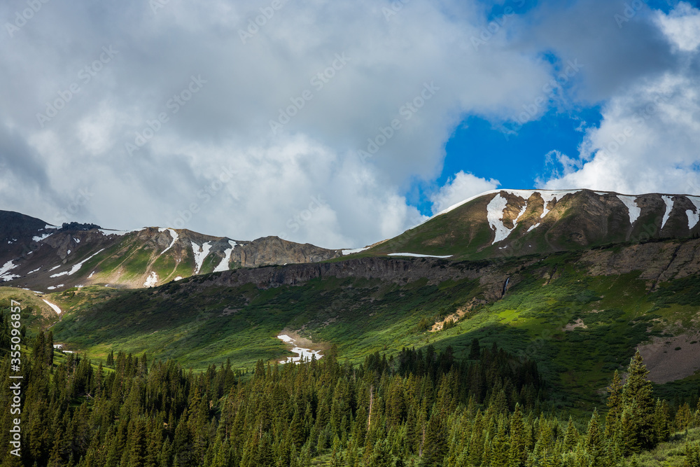 Obraz premium mountain landscape with dramatic lighting