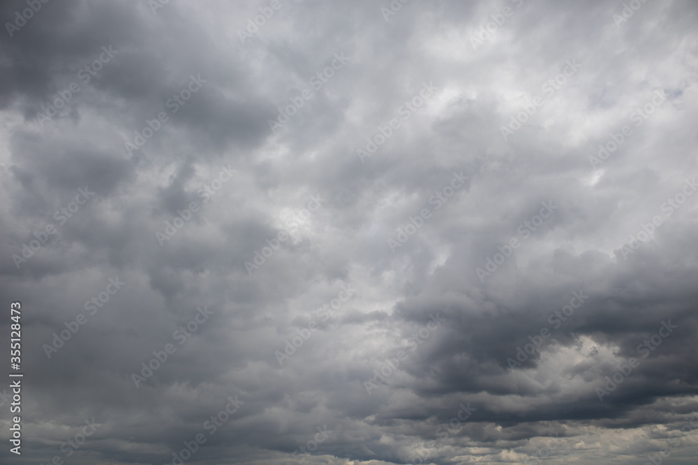 Obraz premium Dark gray clouds sky with clouds