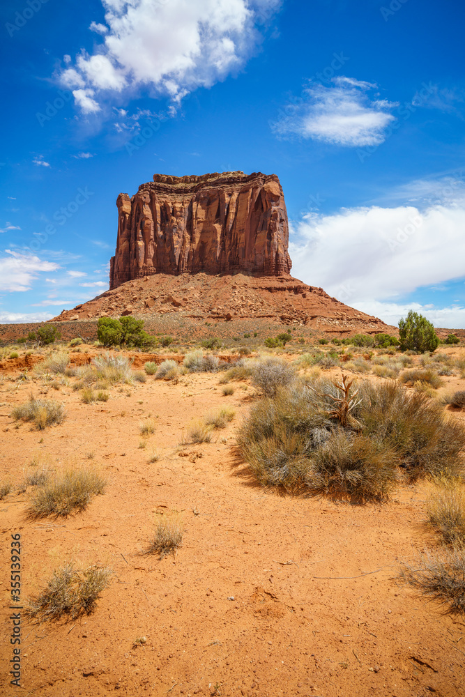 hiking the wildcat trail in the monument valley, usa hiking the wildcat trail in the monument valley, usa