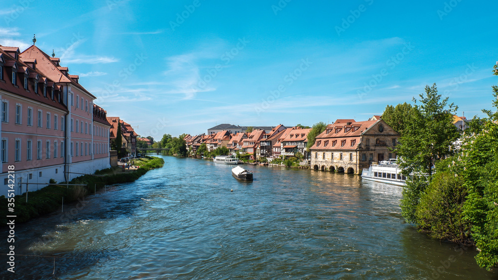 Die Pegnitz fließt durch die Altstadt von Bamberg