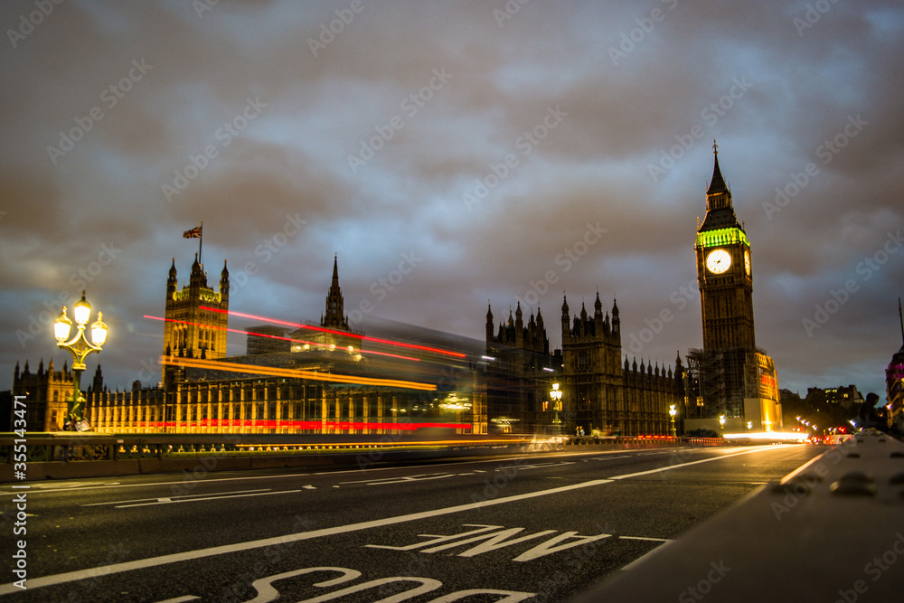 Traffic at Westminster, Big ben at night