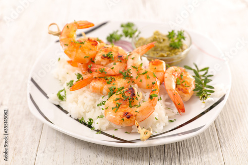 grilled shrimp with herb and rice