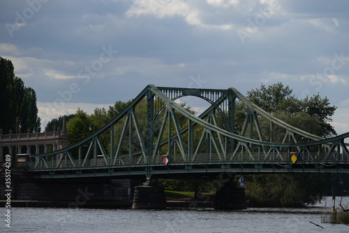 Glienicker Brücke zwischen Berlin und Brandenburg