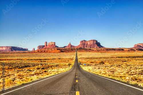 Road to Monument Valley during a Sunny Day, Border of Utah and Arizona