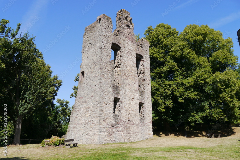 Ruine Krukenburg in Helmarshausen bei Bad Karlshafen Ruine Krukenburg in Helmarshausen bei Bad Karlshafen