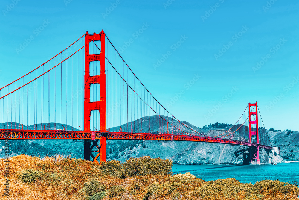 Obraz premium Panorama of the Gold Gate Bridge and the other side of the bay. San Francisco.
