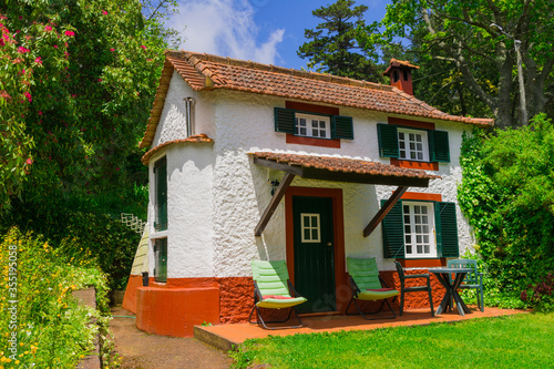 Canvas-taulu Traditional tiny Madeira house in Monte, Madeira, Portugal