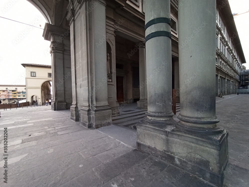 Italia, Toscana, Firenze, piazzale degli Uffizi. Italia, Toscana, Firenze, piazzale degli Uffizi.