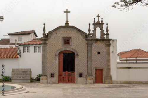 Vasco da Gama Square and the Chapel of Our Lord of Agony.