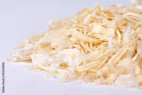 onion flakes in white natural spice