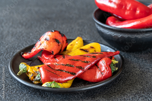 Fototapet Grilled bell peppers