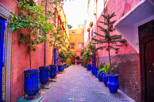 Fotografie Colored streets of Marrakesh. Old Town - Medina.