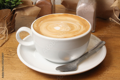 Café latte, capuchino o con leche photo