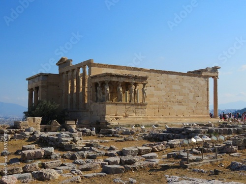 Old Temple of Athenea - Antiguo templo de Atenea