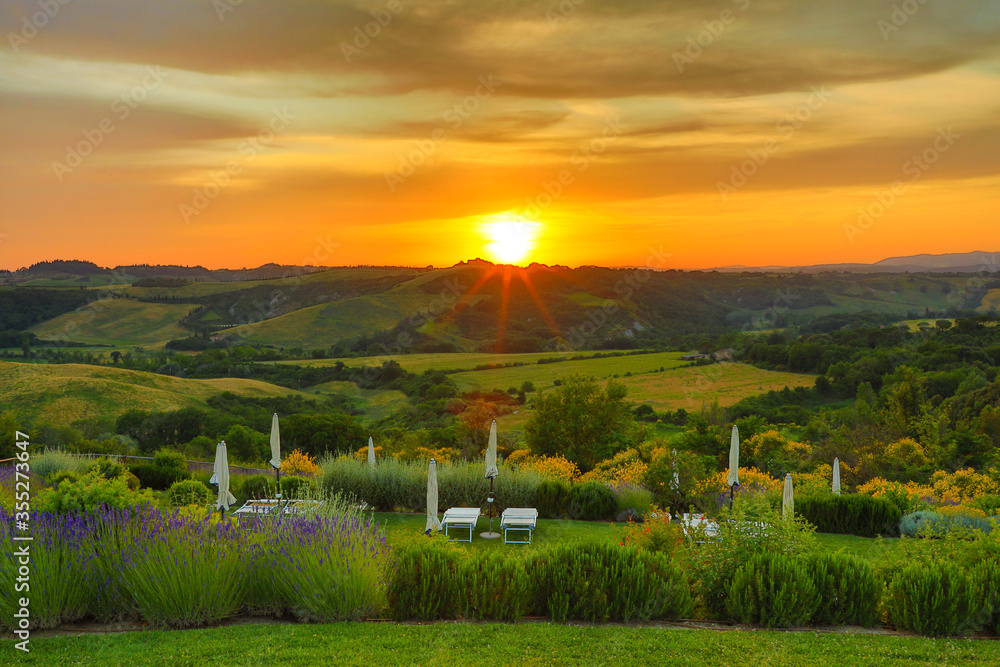 Naklejka premium Sunset in Tuscany - Italy - Siena