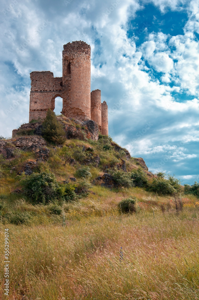 castillo reduido en Castilla la Mancha, España