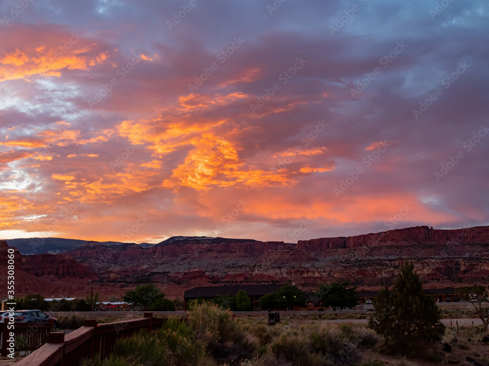 Naklejka premium Beautiful sunset rural landscape of Torrey, Utah