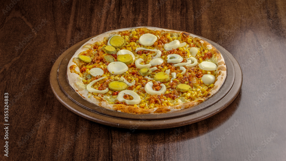 Pizza com queijo ovo e bacon Pizza com queijo ovo e bacon