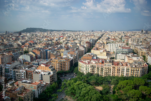 Recording Barcelona from places famous for its history and hidden architecture in some corners of a family vacation