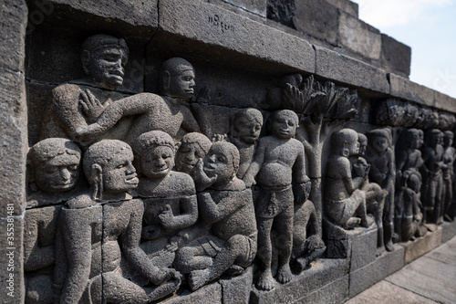 Fotografie The stories from Mahayana Buddhist Sutras carved on the relief panels of Borobud