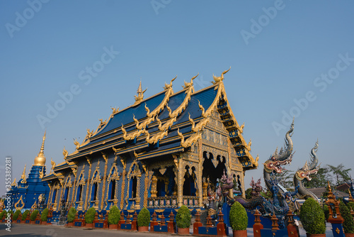 Blauer Tempel Wat Rong Seur Ten in Chiang Rai, Thailand photo