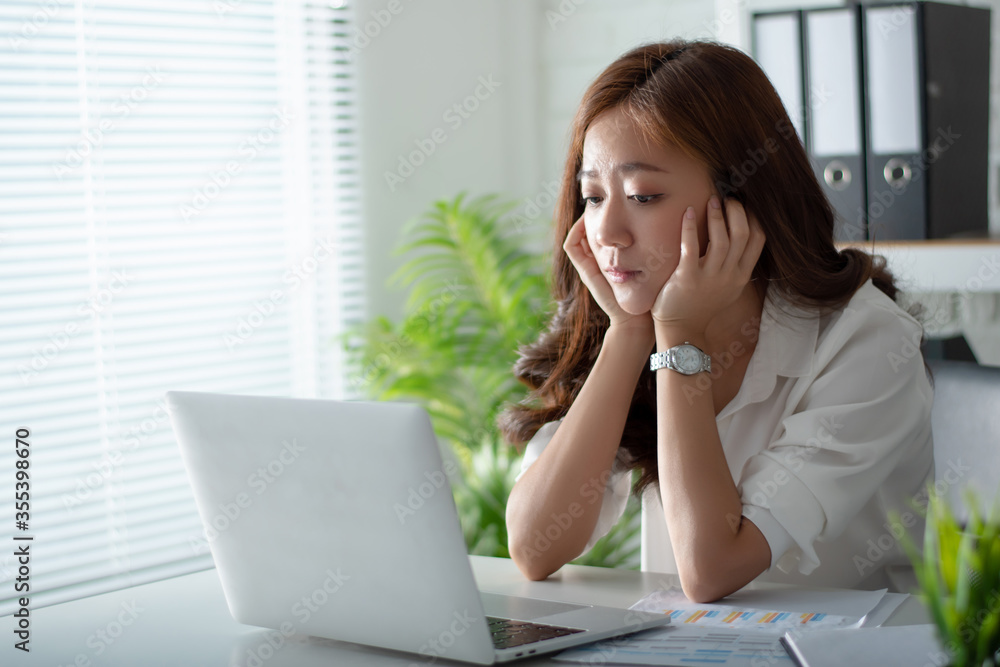 Business women are are tired of work. She plans to leave the job. Business women are are tired of work. She plans to leave the job.