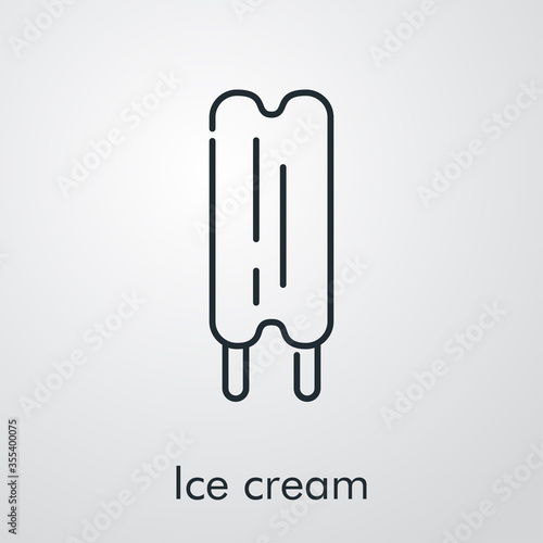 Símbolo helado doble con paleta de madera. Icono plano lineal con texto Ice cream en fondo gris