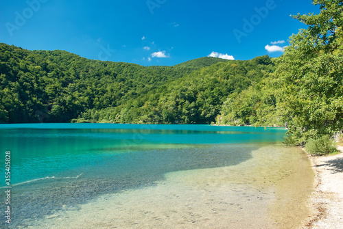 Fototapeta Naklejka Na Ścianę i Meble -  Pure Plitvice lakes on a cloudless sunny day in Croatia