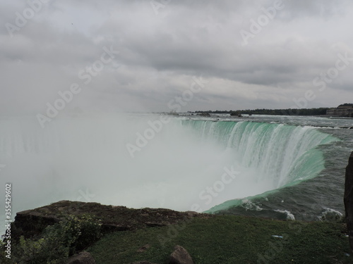 niagara falls in the morning