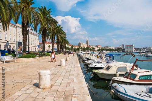 Obraz na płótnie Coastline on Split in Croatia, popular holiday destination. w salonie