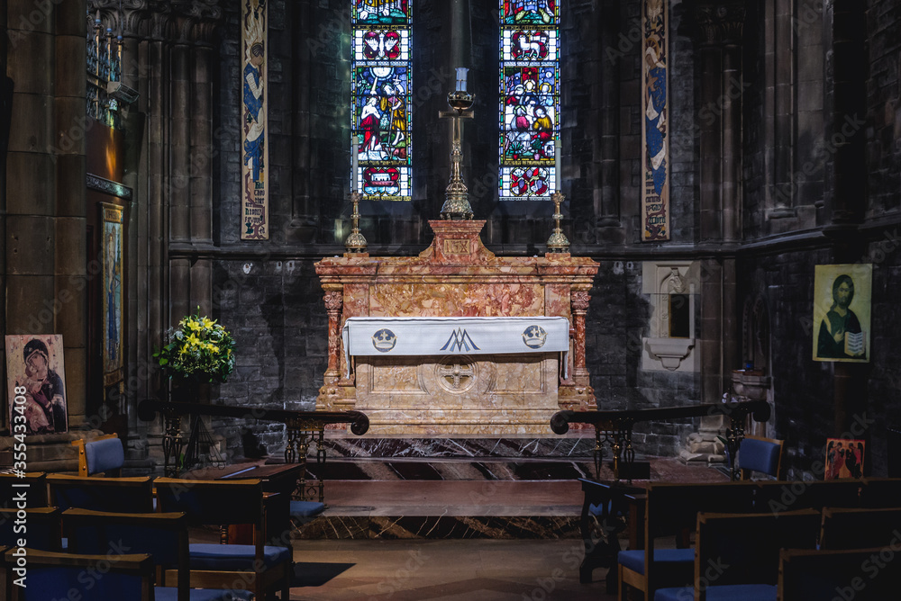 Fototapeta premium Side altar in Scottish Episcopal cathedral of St Mary in New Town of Edinburgh city, Scotland, UK