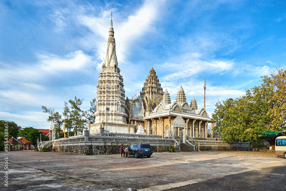 Fototapeta premium Phnom Bros Pagoda in Kampong Cham Province, Cambodia