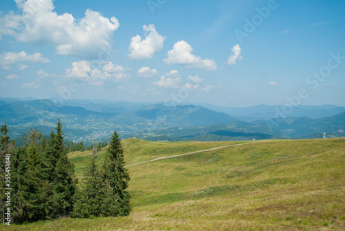 View of the summer Carpathians © Анна Вдовиченко
