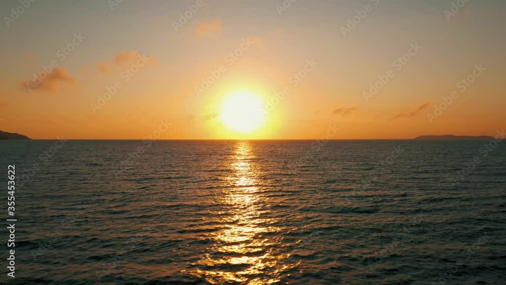 Stunning sunrise above the ocean Stunning sunrise above the ocean
