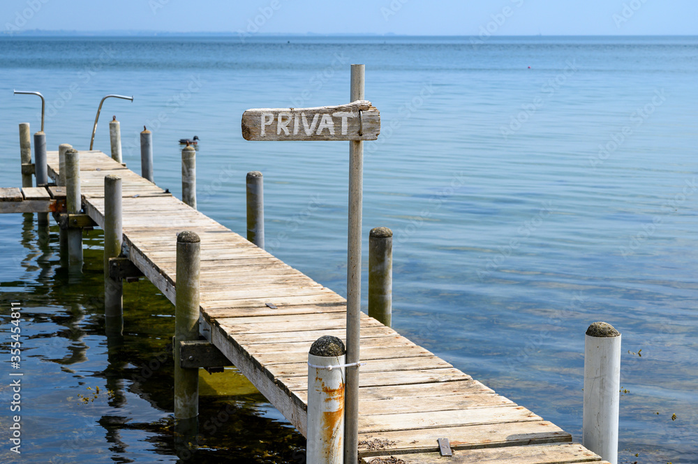 Fototapeta premium Privatbrücke am Meer