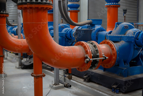 Cooling tower air conditioner is water cooling tower air chiller HVAC of large industrial building to control air system.