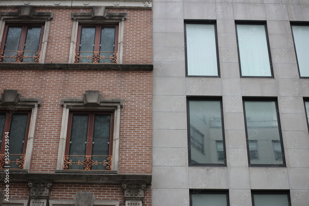 Fototapeta premium Upper East Side Churches Buildings Homes Balconies Lights Windows