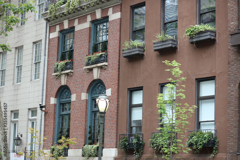 Fototapeta premium Upper East Side Churches Buildings Homes Balconies Lights Windows