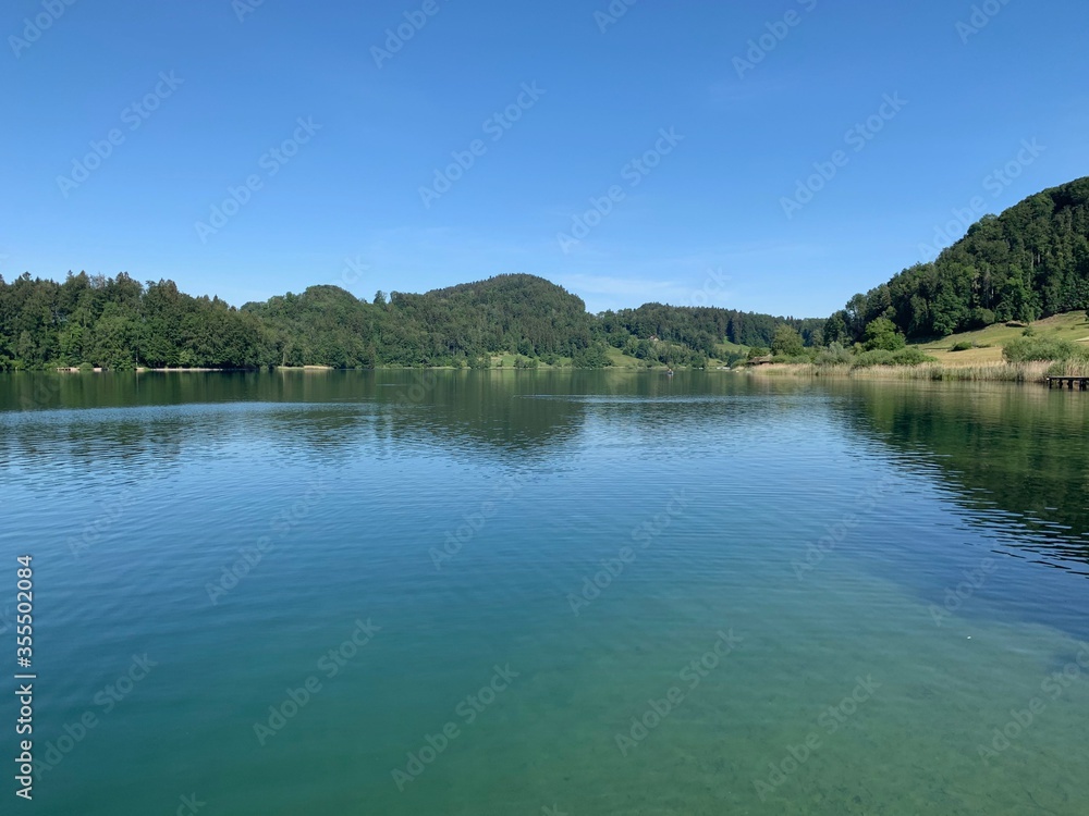 Landschaft am Ägerisee in Oberägeri, Kanton Zug, Schweizer See in der Schweiz
