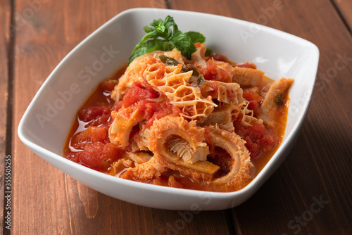 Fotografie Classica trippa di manzo al sugo, Cucina Italiana