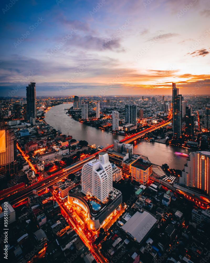 Naklejka premium Bangkok city at sunset time.