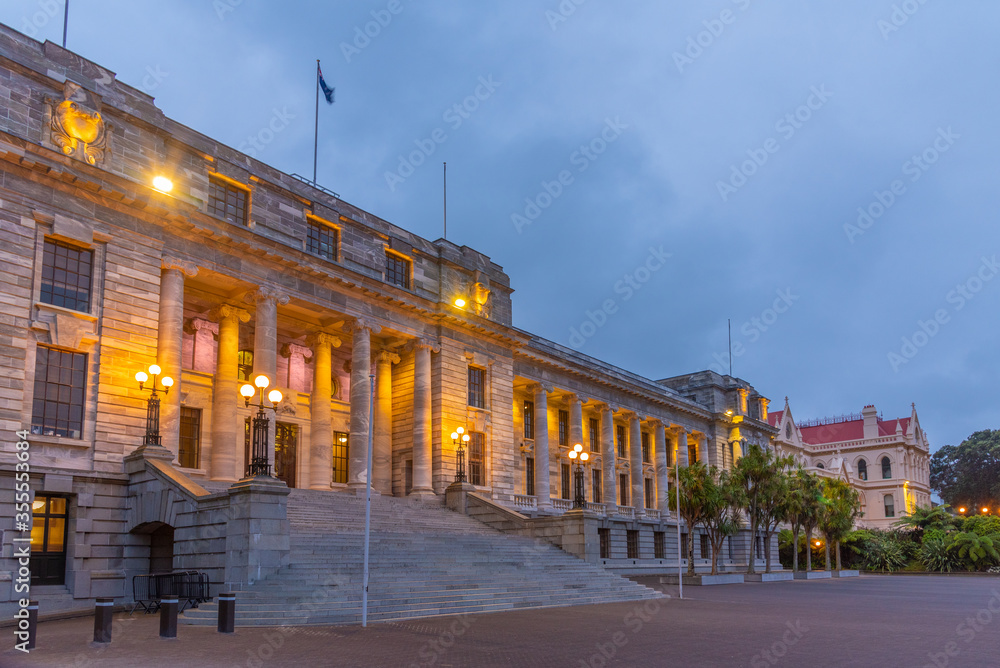 Φωτογραφία Sunset view of Parliamentary Library and New Zealand Parliament Buildings in Wel