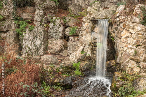 Fototapeta Naklejka Na Ścianę i Meble -  waterfall in the park