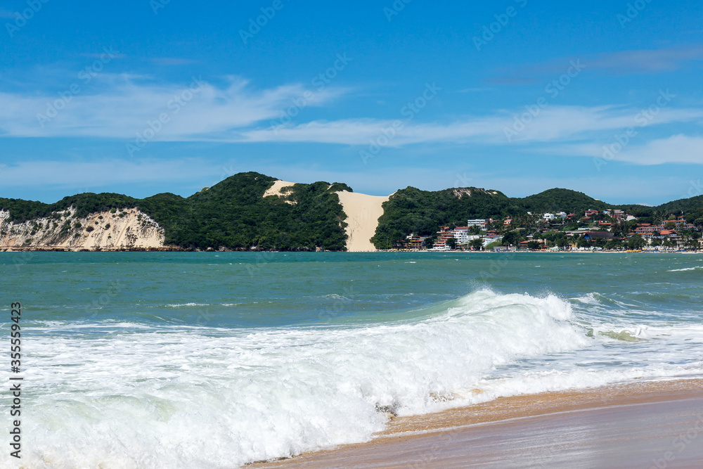 The Ponta Negra beach is the most famous beach in Natal and the Bald Hill has a 100 meters high dune, circled by vegetation, what give it its name.
