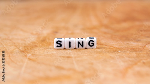 Foto cube words on the wooden table