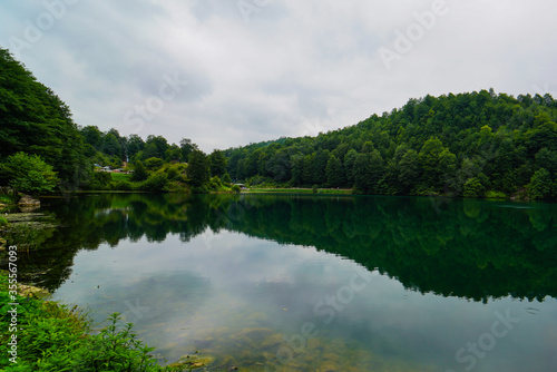 Spectacular image of reflection in the lake © Orhantopaloglu