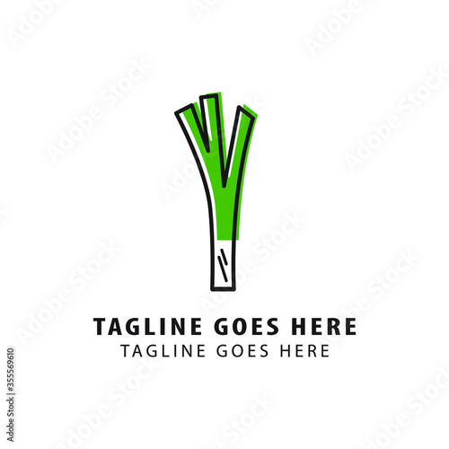 Leek icon. Flat illustration of leek vector icon isolated on white background