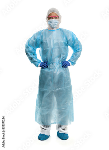 Arzt Chirurg medizinisches Krankenhaus Hospital Chirurgie Personal mit Schutzkleidung Maske Bekleidung photo