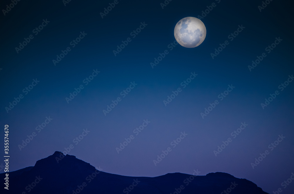 Fototapeta premium Luna Patagonica